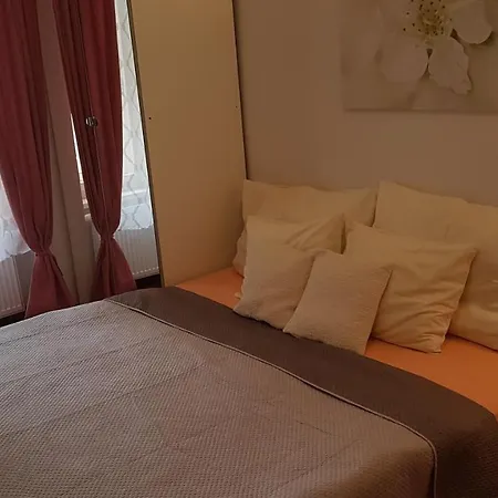 Family Flat 120M2, Praha 2 Vinohrady Apartment Prague